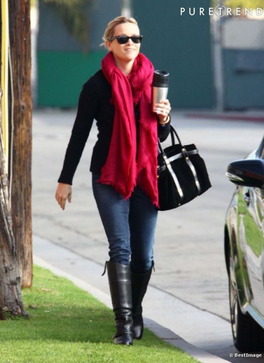 celebrities and pashminas : Reese witherspoon 