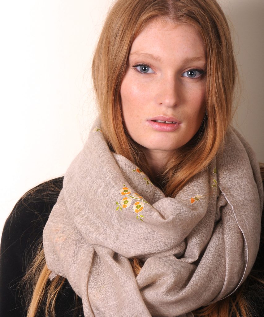 vera pashmina 100% cashmere ricamato a mano