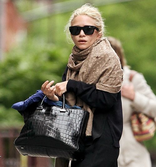 NON EXCLUSIVE May 8th 2012: Ashley Olsen and female friend seen going to office building in Tribeca, New York City, USA.